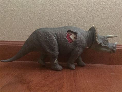 1993 Kenner Jurassic Park Triceratops 1875608147