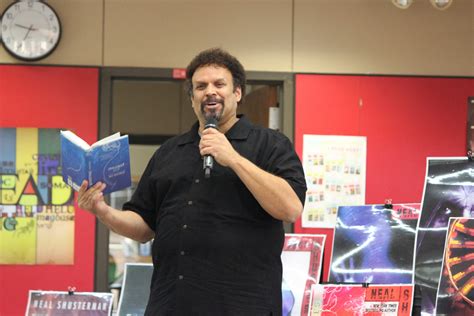 Shusterman Visits Students To Spread Divergent Thinking