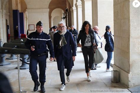Par la rédaction le 18 novembre 2019 à 09h44. Pascal Praud et sa femme - Recueillement populaire en ...