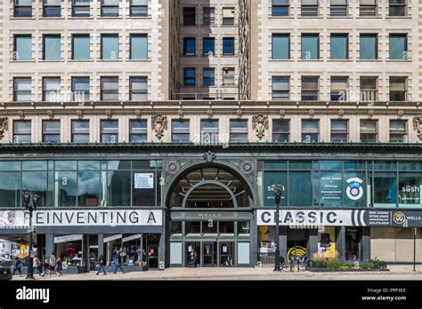 Historic Buildings In Downtown Milwaukee Stock Photo Alamy