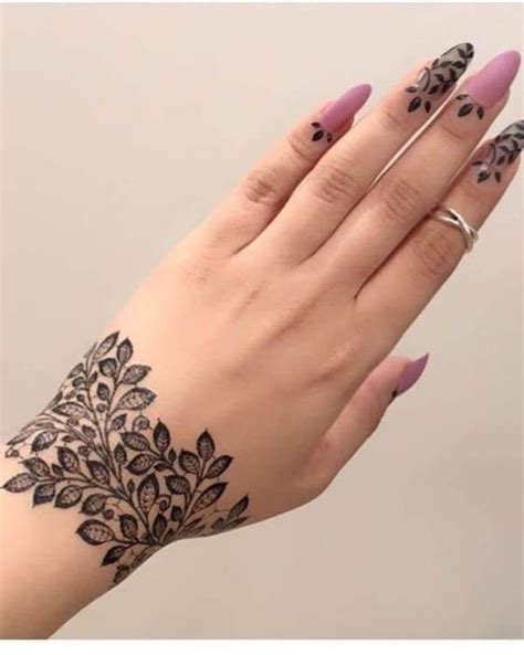 Abstract Mehndi Designs Using Floral And Leaf Patterns Simple Henna