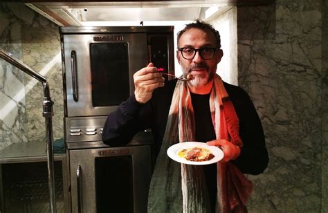 This developed his keen interest in cooking. Massimo Bottura et son ONG " Food For Soul " cuisineront ...