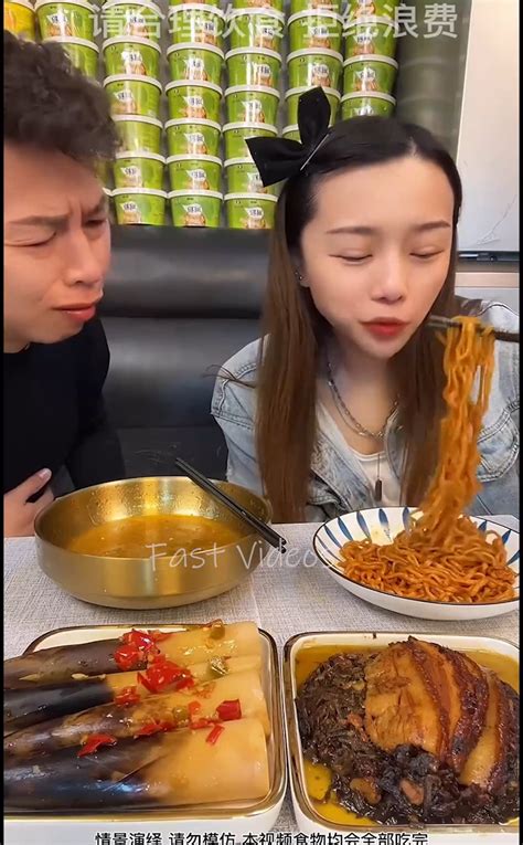 fast videos funny chinese couple eating yummy food