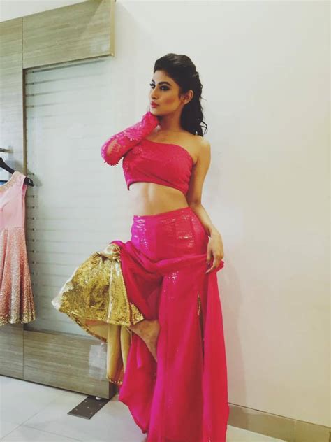Celebrity Pics Mouni Roy Sexy Belly In Pink