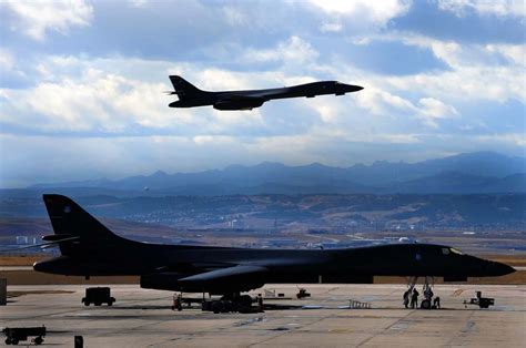 The Rockwell Industries B 1b Lancer Is A Variable Swept Wing Long