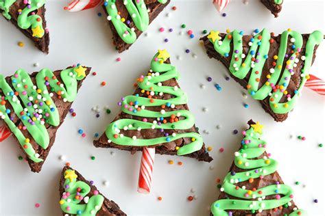 Not only is the festive candy icing the perfect topping for your holiday party but looks aside, the combination of. 30+ Cute Christmas Treats - Easy Recipes for Holiday ...