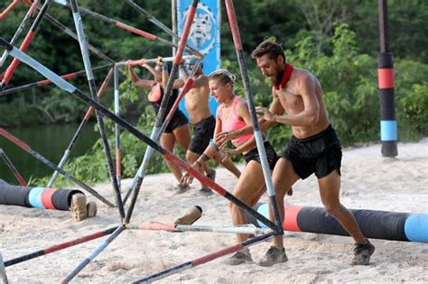 Kanal d le aduce milioanelor de telespectatori un format revolutionar, un reality show de. Petrecere in stilul anilor '80, aseara, la "Survivor ...