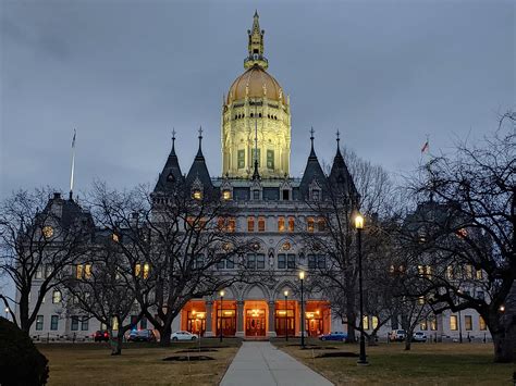 The State Capitol In Hartford Ct At Dawn Revilbuildings