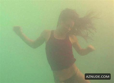 Browse Celebrity Underwater Images Page 1 Aznude