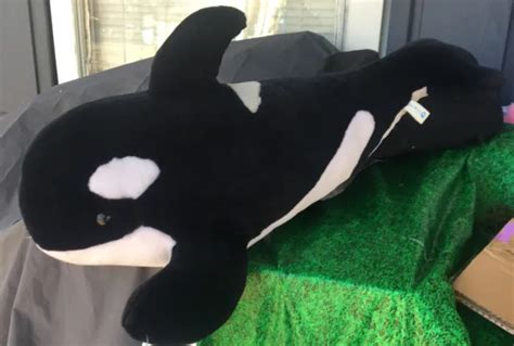 Sea World Shamu Orca Killer Whale Plush Black White Stuffed Animal Toy