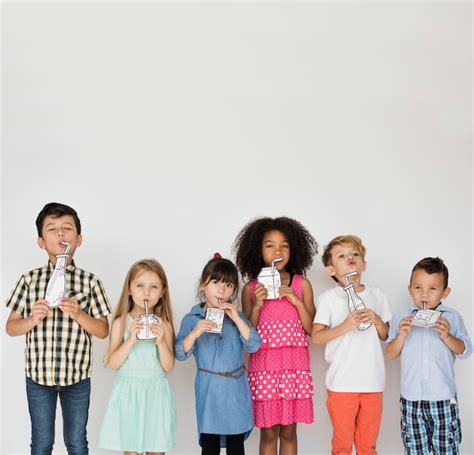 Premium Photo Diverse Group Of Kids Standing In A Row Portrait