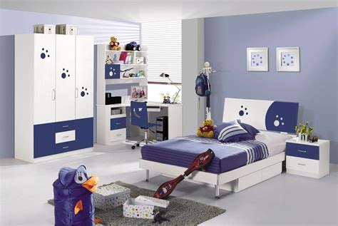 With our wide selection of bedroom sets, it makes it easy for your to get a bedroom set that fits your available space. 13 Kids Bedroom Furniture Sets for Boys: A Guide to Buying ...