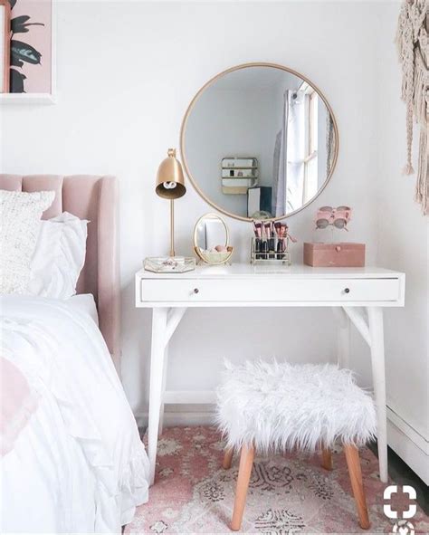 Very simple and beautiful ideas. Pin by Trinity Lawrence-Brown on Aesthetic bedroom Ideas ...