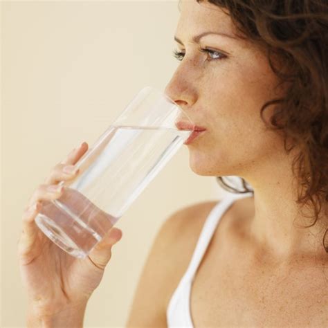 The Benefits Of Drinking Water Just After Waking Up