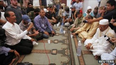 Libya Conflict Armed Gaddafi Loyalists Flee To Niger Bbc News
