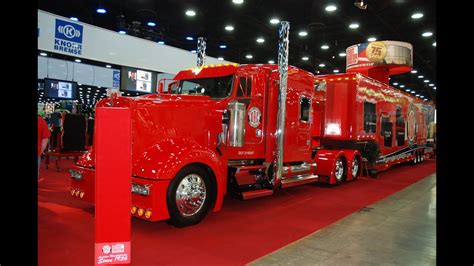 Mid America Truck Show Big Rigs Mats Custom Trucks Lights Chrome