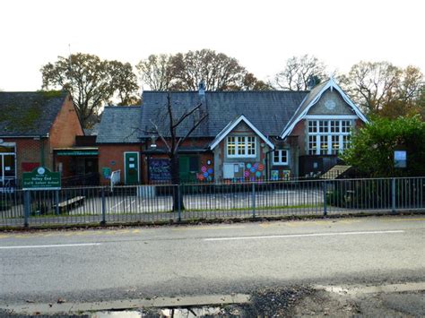 Valley End School © Shazz Geograph Britain And Ireland