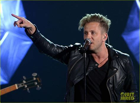 Onerepublic Performs Counting Stars At Billboard Music Awards 2014