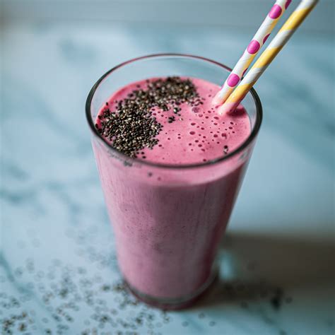 3 Ingredient Strawberry And Chia Smoothie Skinny Spatula