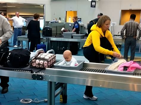 terminal laughs 25 hilarious airport moments caught on camera page 6 of 25 picline