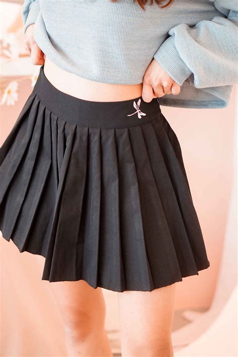 901-girls-tennis-skirt-in-black
