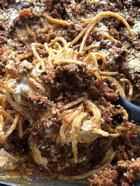 Stir until cream cheese is melted and the spaghetti is thoroughly coated. Baked Cream Cheese Spaghetti Casserole - Recipe Diaries