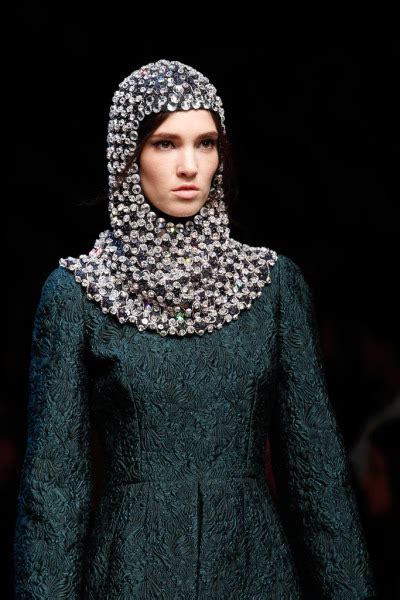 Medieval Inspired Fashion At Dolce And Gabbana Fall Tumbex