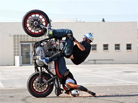 Harley Davidson Wheelies Photo Gallery Hot Bike Magazine
