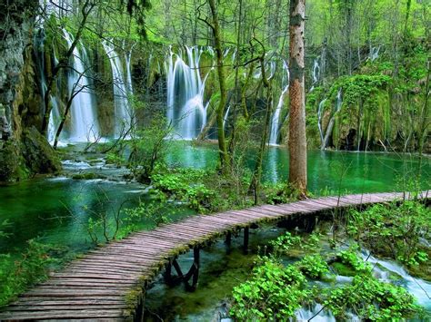 Nacionalni Park Plitvička Jezera • Photographs Parc National Guide