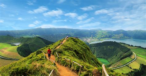 Habichtsinseln) sind eine gruppe von portugiesischen atlantikinseln (hauptinsel são miguel). Azoren · Groene vakantie tussen vulkanen · Portugal ...