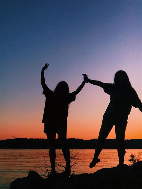Sunset And Friend Picture Friends Photography Best Friend Pictures