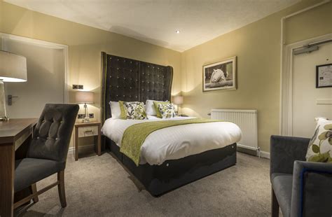 Classic Double Room The Golden Fleece Hotel Eatery And Coffee House