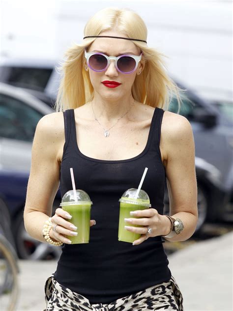 Gwen Stefani Looks Damn Good At Huffpost
