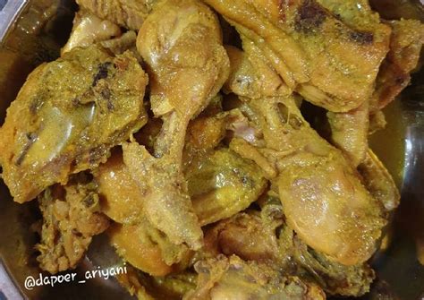Resep ayam bacem, wajib coba untuk hidangan spesial di rumah. Resep Ayam ungkep bumbu kuning oleh Ari Yani - Cookpad