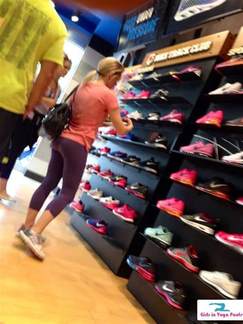 creep shots of a milf with a small booty at the mall hot girls in yoga pants best booty