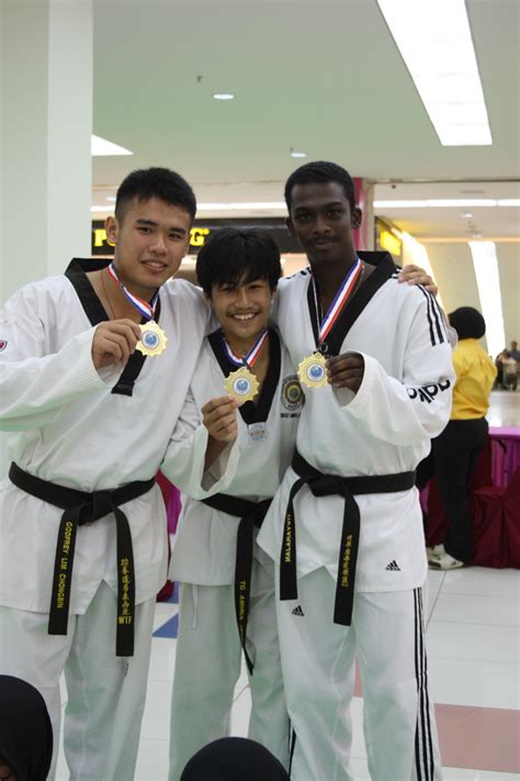 Shine bright your light (matthew 5 : Taekwondo Kuantan - Evo Training Centre: April 2011