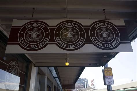The Original Starbucks In Seattle Washington Silly America