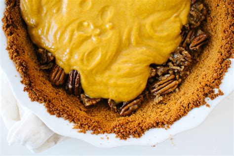 Caramelized Pecan Pumpkin Pie With Gingersnap Crust Kale And Caramel