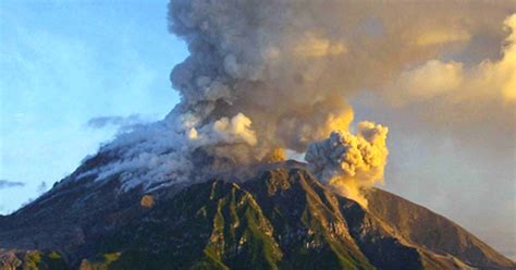 Volcano Warning Signs What Happens Before A Volcano Erupts Yalenews