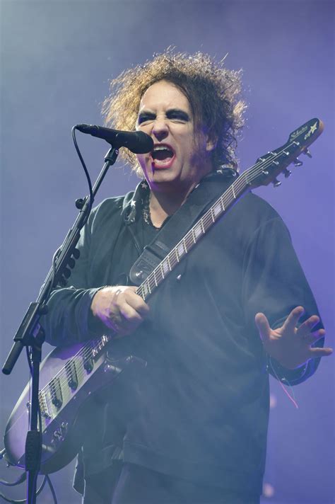 The Cures Robert Smith On New Album And Those Awful 80s Los Angeles Times