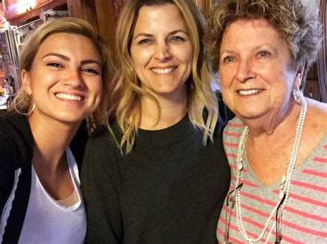 Tori Kelly Parents Meet Allwyn Kelly And Laura Kelly