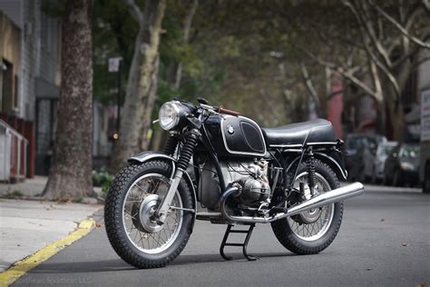 Makes me wonder, what works better, my bmws or my apple products. 1971 BMW R60/5, Great Running Bike, Firestone Military ANS ...