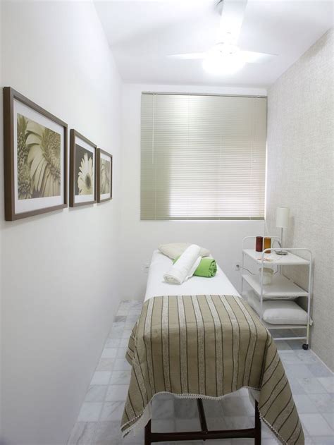 treatment room minimal space yes is possible sala de estetica decoração de salas de