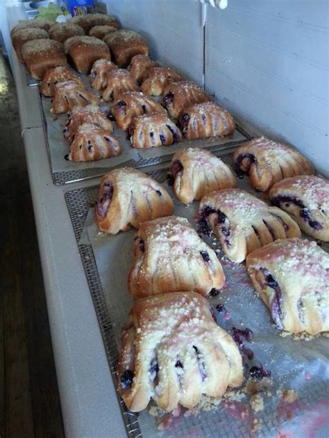 Although this almond bear claw recipe looks super fancy, let me assure you that it's so simple to make! 12 Best Huckleberry Dishes In Montana (With images) | Bear ...
