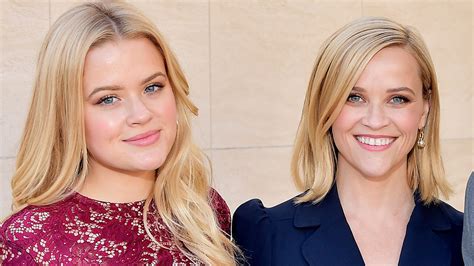 Reese Witherspoon And Daughter Ava Look Identical In Swimsuits During