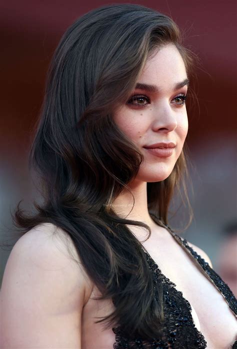 Hailee Steinfeld Nude Pics Porn Hot Scenes Scandal Planet 17100 The