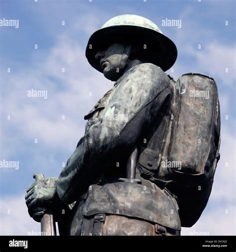 Ww1 Statue Of A Soldier Stock Photo Alamy