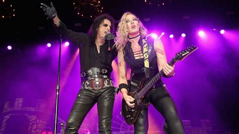 Nita Strauss Rejoining Alice Cooper S Band For 2023 Tour Classic Rock