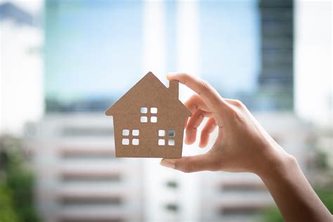 Navigating Homeownership: A Beginner's Guide to Buying Your First Home