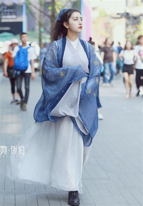 traditional-chinese-hanfu-street-fashion-traditional-outfits,-chinese-traditional-clothing,-hanfu